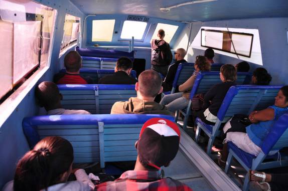 Nosso barco entre Corozal e San Pedro, já na grande barreira de corais de Belize